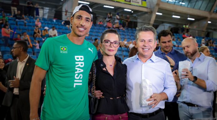 Na foto: Almir Júnior; primeira-dama de MT, Virginia Mendes e o governador Mauro Mendes na abertura do Campeonato Ibero-Americano no COT- UFMT